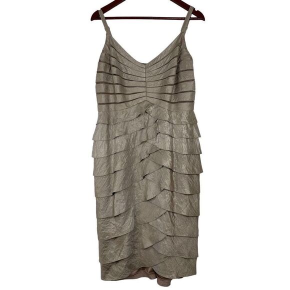 Adrianna Papell Metallic Gold Ruffle Tiered Cocktail Dress Size 14W Elegant Glam - Picture 1 of 9